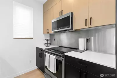 10354 Wallingford Ave N #B, Seattle, WA 98133 - Photo 11
