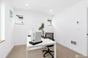 10354 Wallingford Ave N, Seattle, WA 98133 - Photo 17