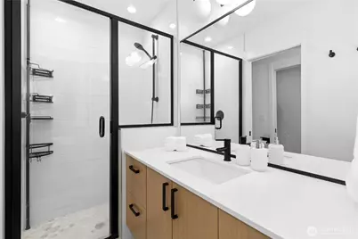 10354 Wallingford Ave N #B, Seattle, WA 98133 - Photo 15