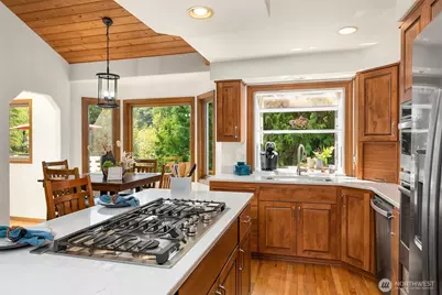 27522 NE 53rd Street, Redmond, WA 98053 - Photo 13
