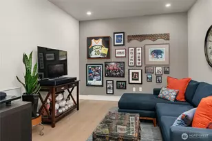 631 Market St W, Kirkland, WA 98033 - Photo 13