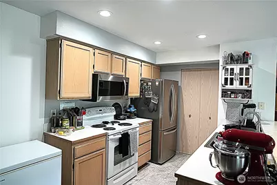 1001 W Casino Rd #D203, Everett, WA 98204 - Photo 5
