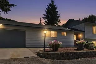 411 N Colorado Ave, East Wenatchee, WA 98802 - Photo 1