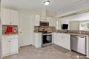 9105 218th St Ct E, Graham, WA 98338 - Photo 7