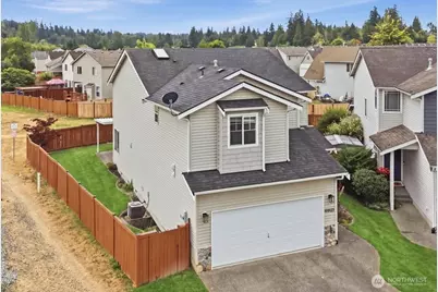 10923 185th Avenue E, Bonney Lake, WA 98391 - Photo 3