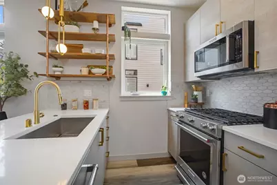1010 A NE 92nd Street, Seattle, WA 98115 - Photo 9