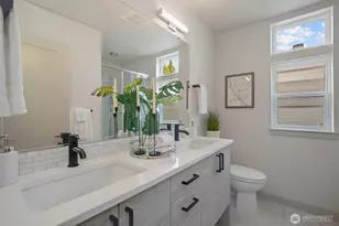 1010A NE 92nd St, Seattle, WA 98115 - Photo 13