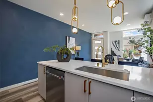 1010A NE 92nd St, Seattle, WA 98115 - Photo 11