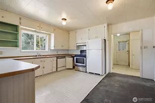 202 S 7th St, Mount Vernon, WA 98274 - Photo 11