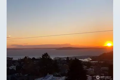1935 B 7th Avenue W, Seattle, WA 98119 - Photo 3