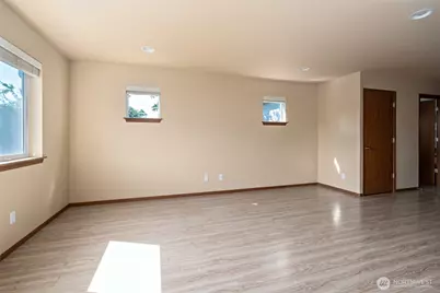 60 NE Melrose Drive, Oak Harbor, WA 98277 - Photo 5