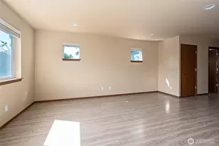 60 NE Melrose Dr, Oak Harbor, WA 98277 - Photo 5