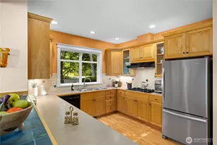 300 Bromley Pl NW, Bainbridge Island, WA 98110 - Photo 13