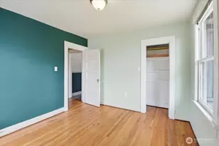308 NE 50th St, Seattle, WA 98105 - Photo 11