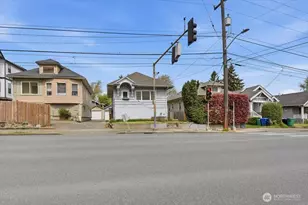 308 NE 50th St, Seattle, WA 98105 - Photo 29