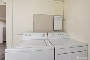 308 NE 50th St, Seattle, WA 98105 - Photo 25