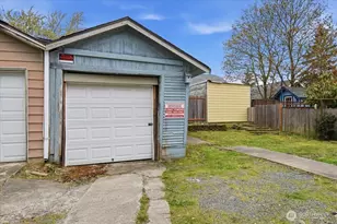308 NE 50th St, Seattle, WA 98105 - Photo 27
