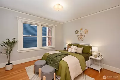 523 N 70th Street, Seattle, WA 98103 - Photo 9