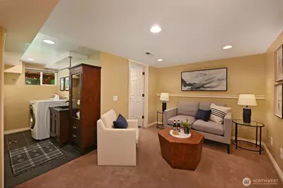 523 N 70th Street, Seattle, WA 98103 - Photo 11