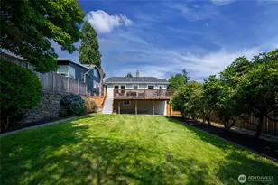 523 N 70th St, Seattle, WA 98103 - Photo 15