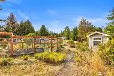 25613 Tytler Road NE, Poulsbo, WA 98370 - Photo 27