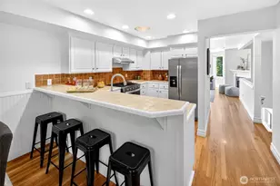 402 Aloha St, Seattle, WA 98109 - Photo 9