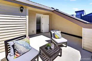 402 Aloha St, Seattle, WA 98109 - Photo 25