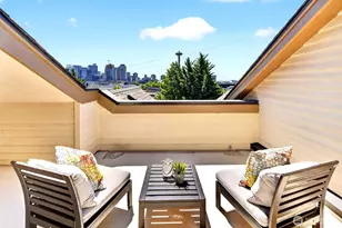 402 Aloha St, Seattle, WA 98109 - Photo 3