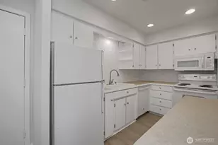 440 St Helens Ave, Tacoma, WA 98402 - Photo 9