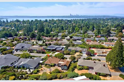 1012 Evergreen Drive, Bellevue, WA 98004 - Photo 3