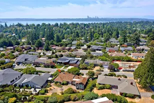 1012 Evergreen Dr, Bellevue, WA 98004 - Photo 3