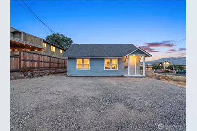 1004 5th Street, Wenatchee, WA 98801 - Photo 3