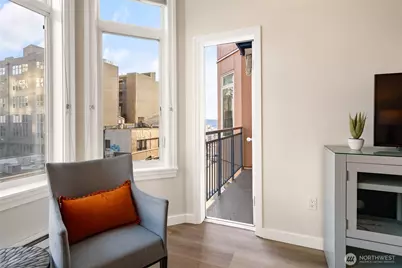 2415 2nd Avenue #432, Seattle, WA 98121 - Photo 7