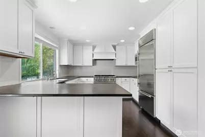 2836 213th Avenue SE, Sammamish, WA 98075 - Photo 11