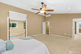 23811 NE 43rd St, Redmond, WA 98053 - Photo 17