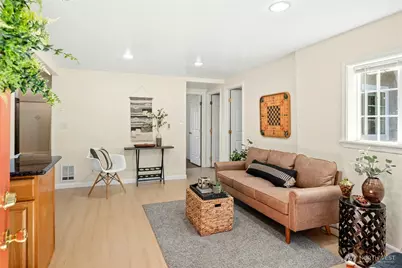 469 Maple Avenue SW, Renton, WA 98057 - Photo 5