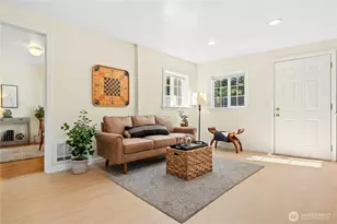 469 Maple Ave SW, Renton, WA 98057 - Photo 3