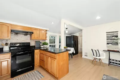 469 Maple Avenue SW, Renton, WA 98057 - Photo 9