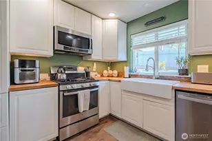 414 N 3rd Pl, Kalama, WA 98625 - Photo 9