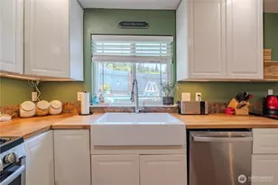 414 N 3rd Pl, Kalama, WA 98625 - Photo 7
