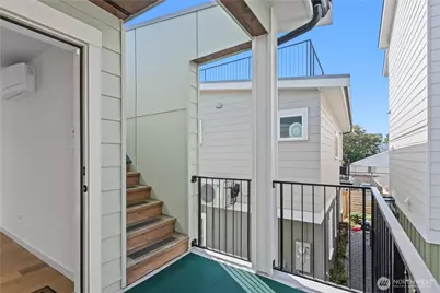 8332 26th Avenue NW, Seattle, WA 98117 - Photo 19