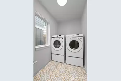 8332 26th Avenue NW, Seattle, WA 98117 - Photo 11