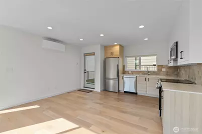 8332 26th Avenue NW, Seattle, WA 98117 - Photo 13