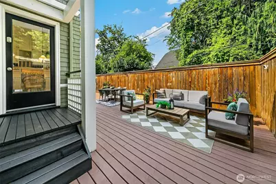 939 13th Avenue E, Seattle, WA 98102 - Photo 9