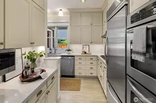 939 13th Ave E, Seattle, WA 98102 - Photo 11