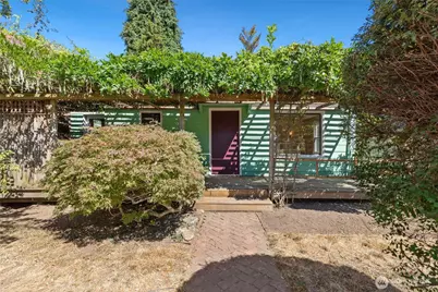 346 N 102nd Street, Seattle, WA 98133 - Photo 1