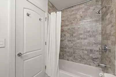 2035 West Lake Sammamish Parkway SE, Bellevue, WA 98008 - Photo 13