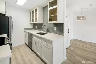 9255 Greenwood Ave N, Seattle, WA 98103 - Photo 3