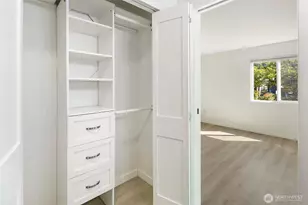 9255 Greenwood Ave N, Seattle, WA 98103 - Photo 13