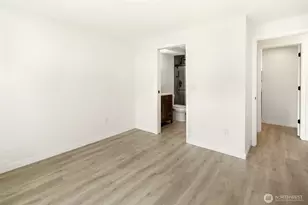 9255 Greenwood Ave N, Seattle, WA 98103 - Photo 11